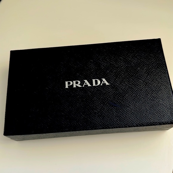 Prada long Saffiano Leather wallet - Picture 4 of 14